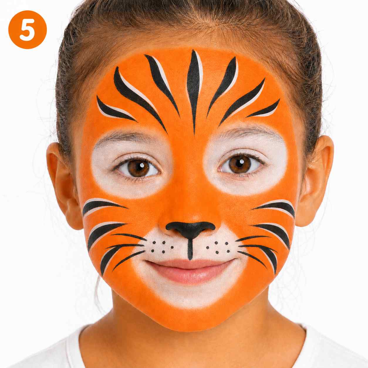 trin 5 Sådan laver du ansigtsmaling som en tiger