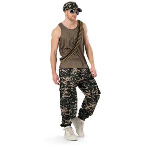 Milit�rkostume mand